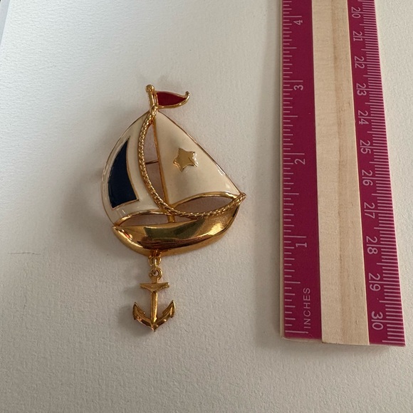 Vintage Large Nautical Brooch Pin Enamel Sailboat Ship Boat Red Blue Gold Tone - Picture 5 of 8